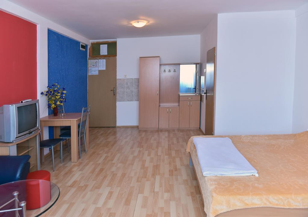 Hostel Milkaza Novi Sad Bagian luar foto