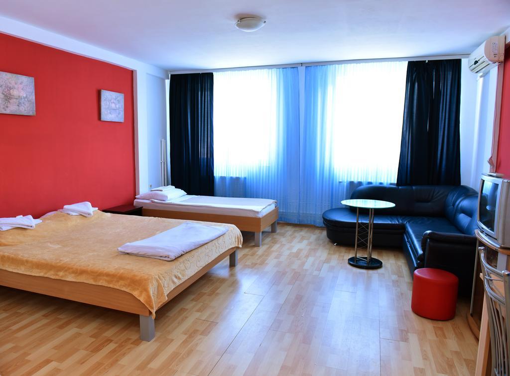Hostel Milkaza Novi Sad Bagian luar foto