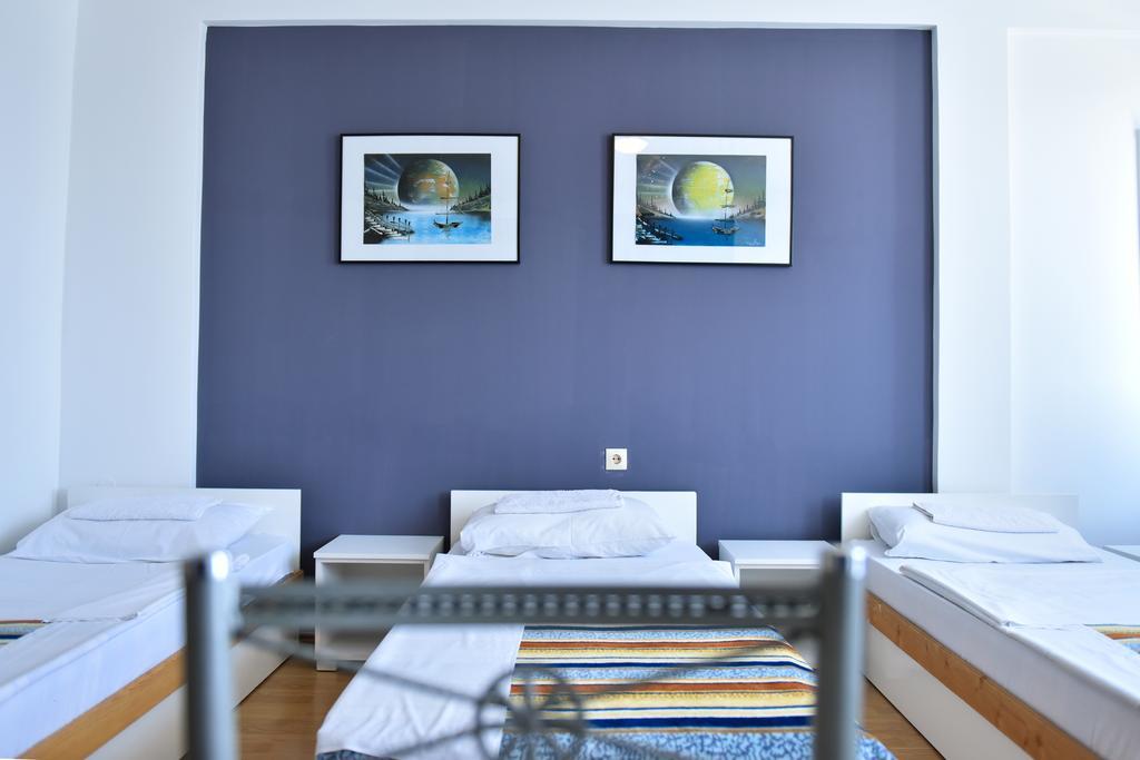 Hostel Milkaza Novi Sad Bagian luar foto