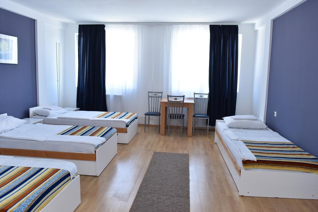 Hostel Milkaza Novi Sad Bagian luar foto