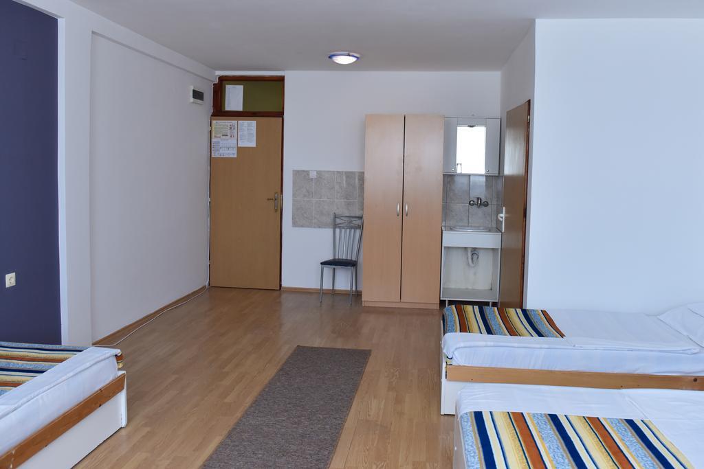 Hostel Milkaza Novi Sad Bagian luar foto