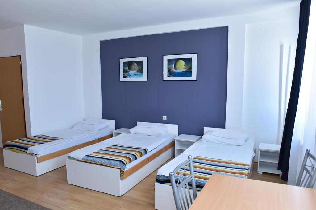 Hostel Milkaza Novi Sad Bagian luar foto