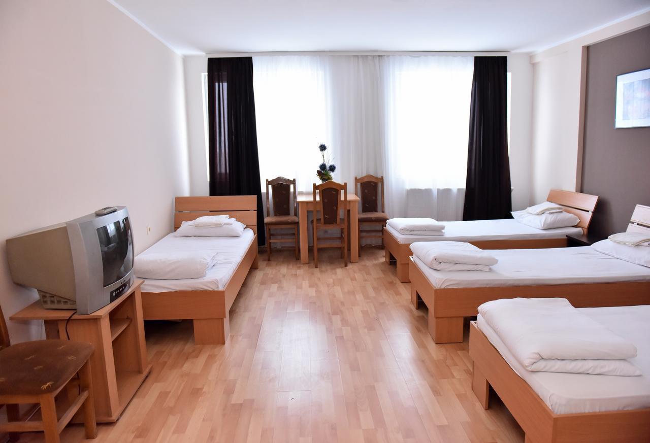 Hostel Milkaza Novi Sad Bagian luar foto