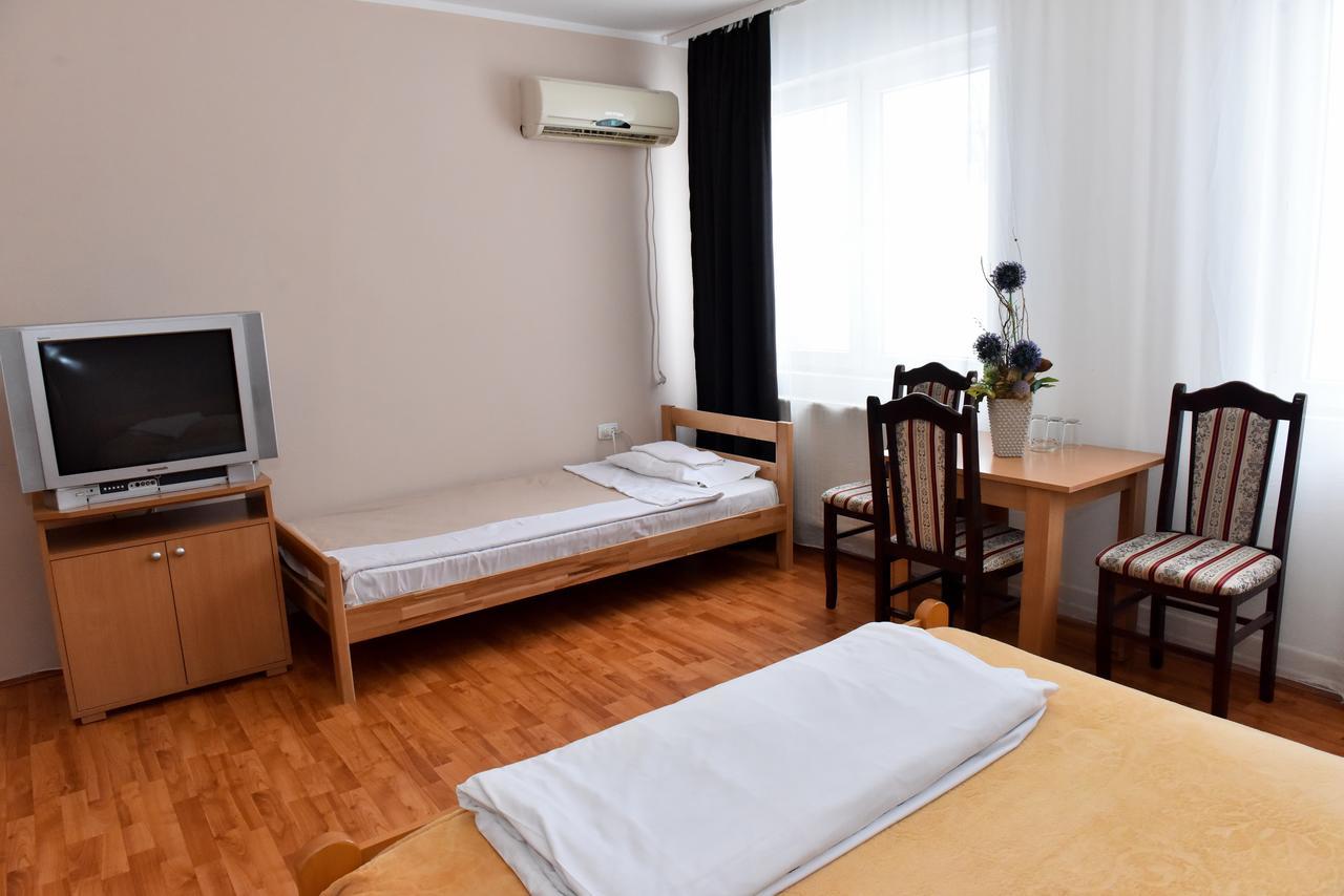 Hostel Milkaza Novi Sad Bagian luar foto