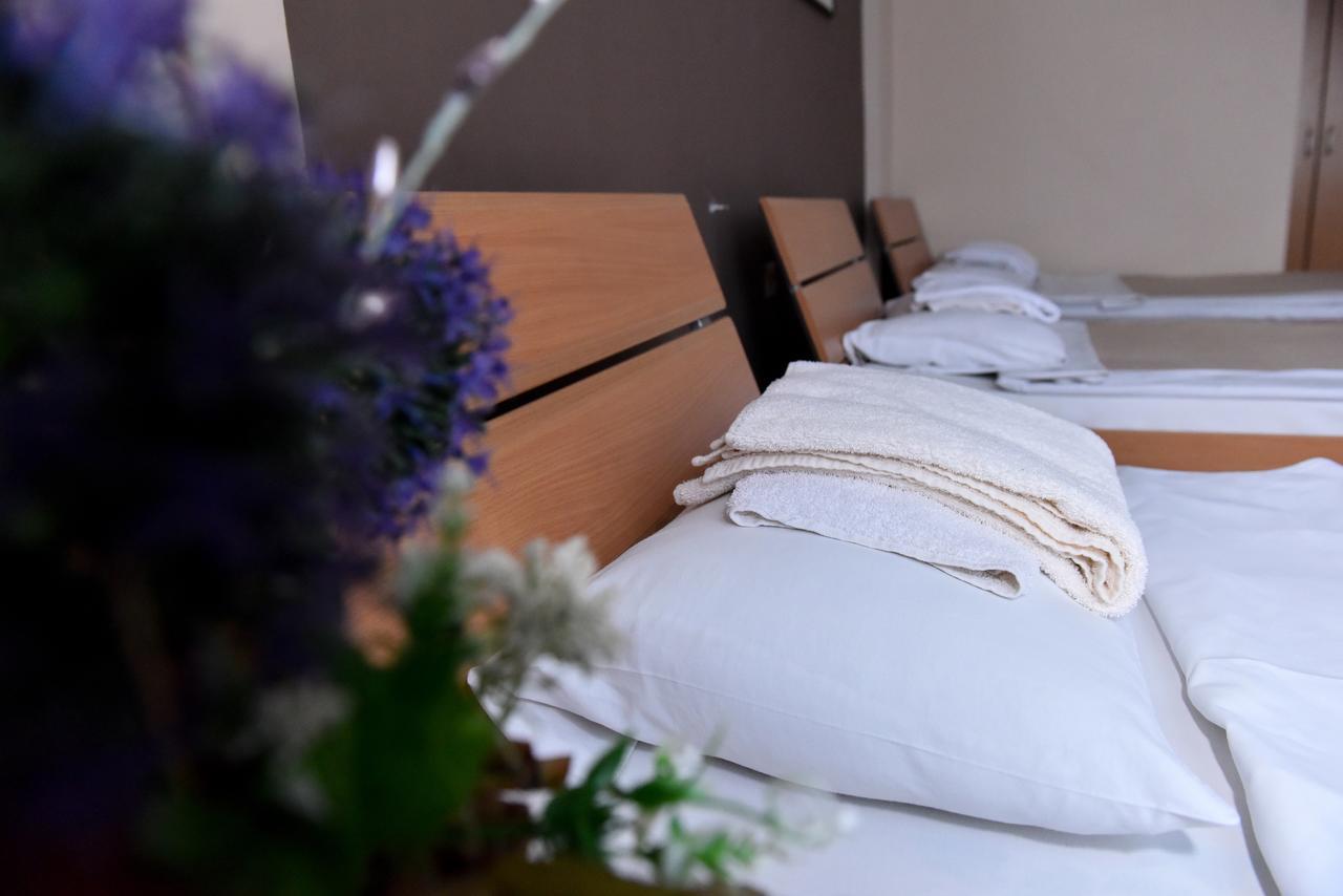 Hostel Milkaza Novi Sad Bagian luar foto