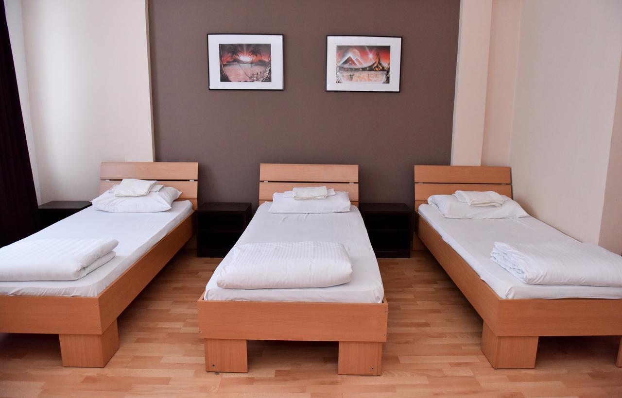 Hostel Milkaza Novi Sad Bagian luar foto