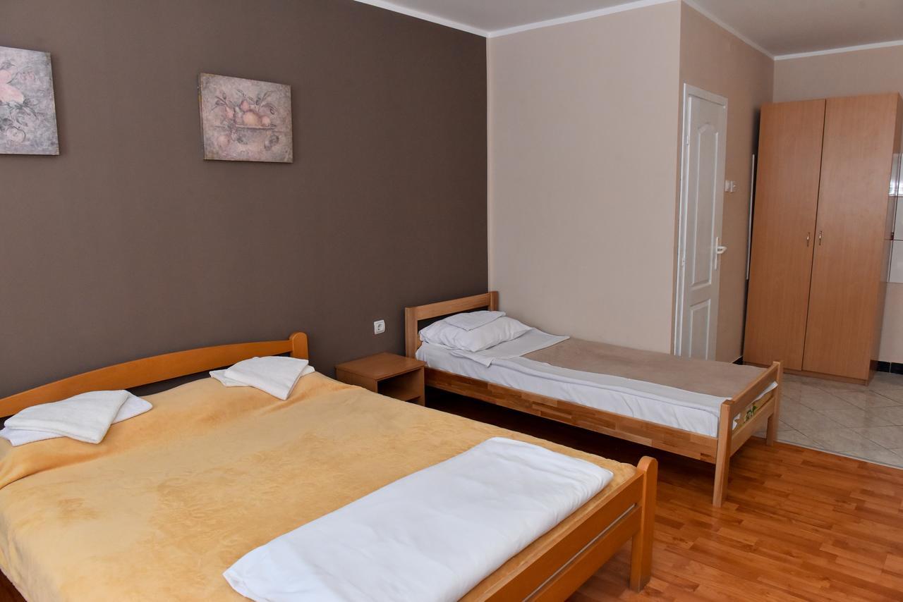 Hostel Milkaza Novi Sad Bagian luar foto