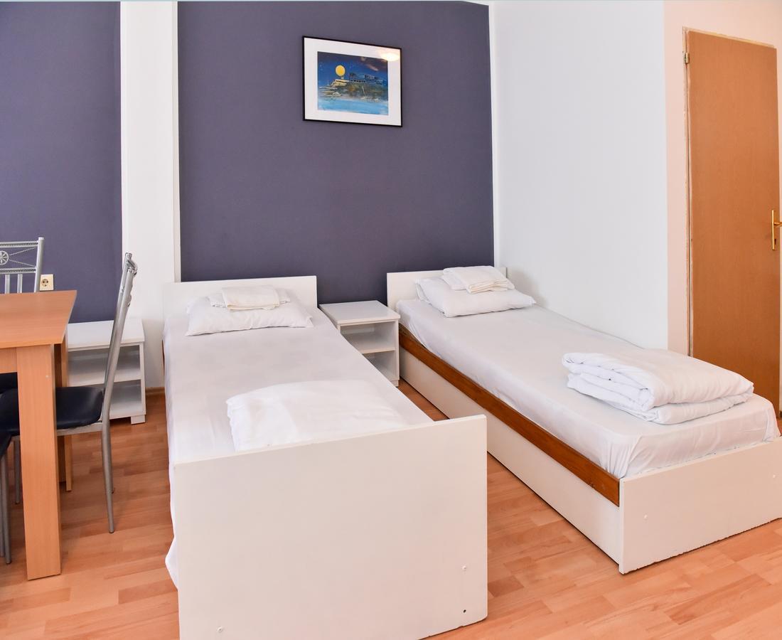 Hostel Milkaza Novi Sad Bagian luar foto