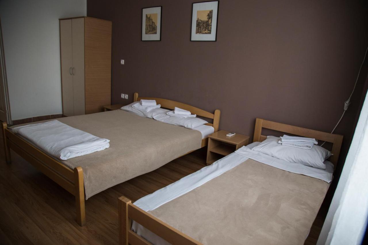 Hostel Milkaza Novi Sad Bagian luar foto
