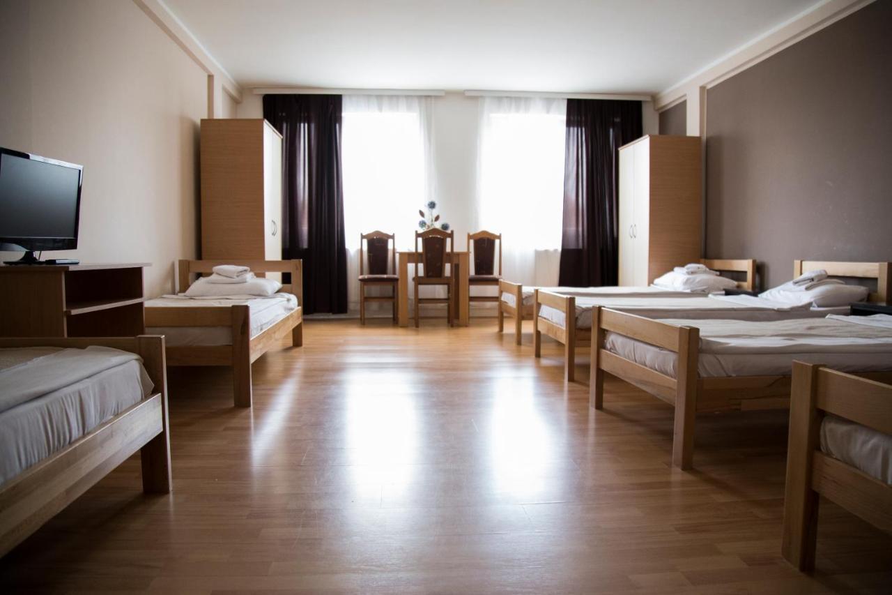 Hostel Milkaza Novi Sad Bagian luar foto
