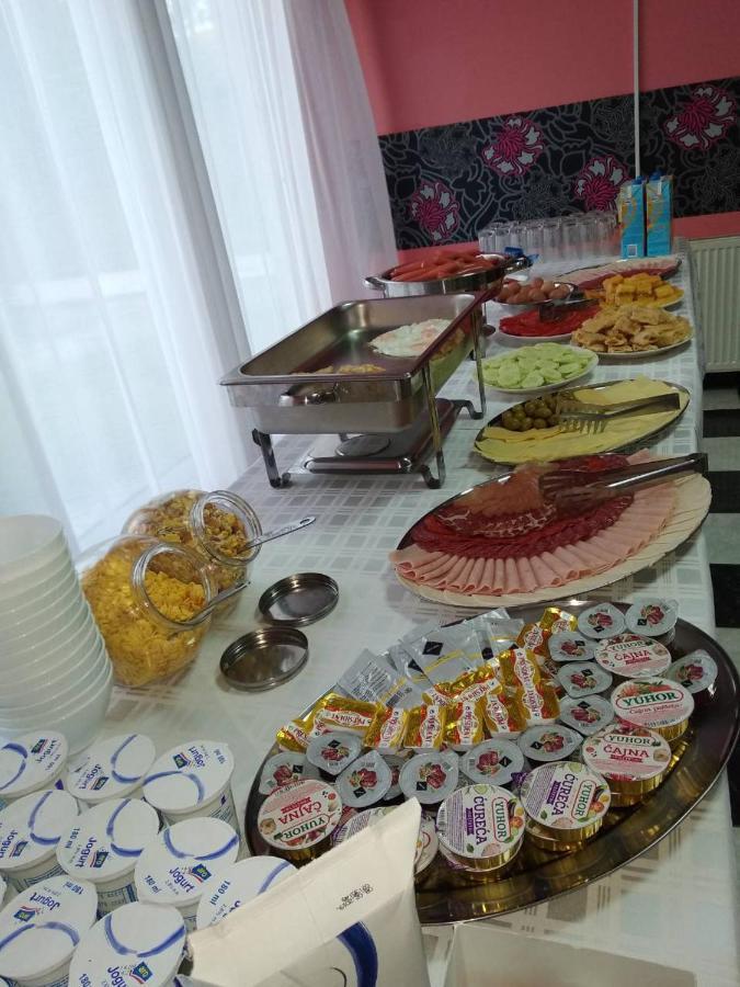 Hostel Milkaza Novi Sad Bagian luar foto