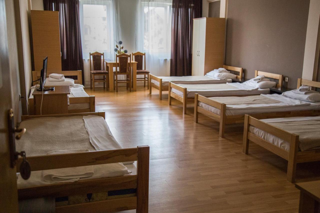 Hostel Milkaza Novi Sad Bagian luar foto