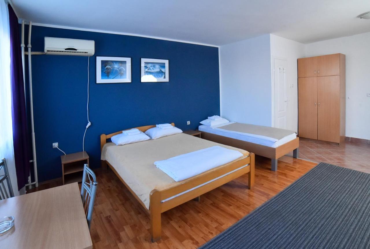 Hostel Milkaza Novi Sad Bagian luar foto
