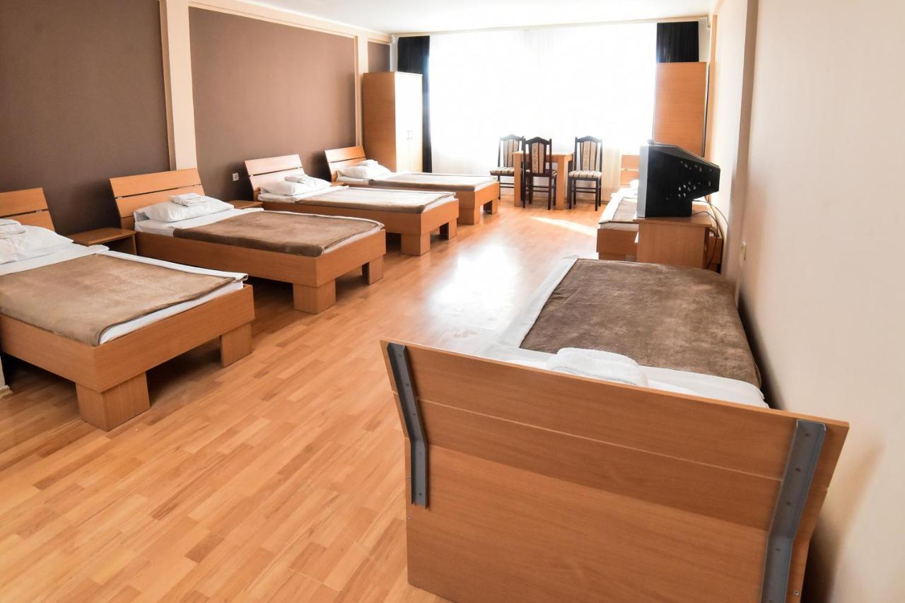 Hostel Milkaza Novi Sad Bagian luar foto
