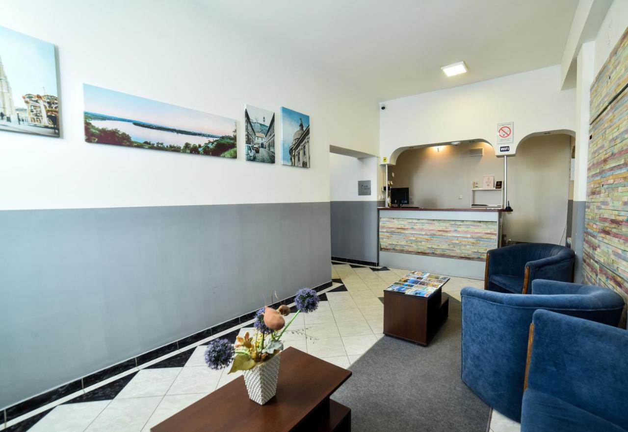 Hostel Milkaza Novi Sad Bagian luar foto